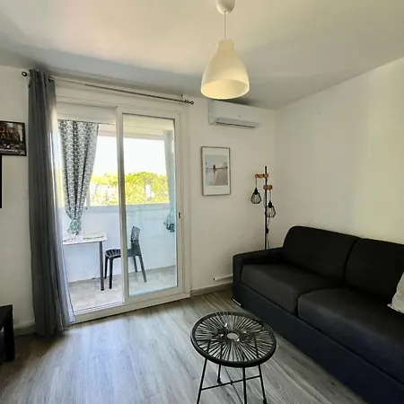 Le Soho Climatise & Grande Pyramide, Parking Apartament *