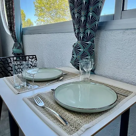 Apartment Le Soho Climatise & Grande Pyramide, Parking