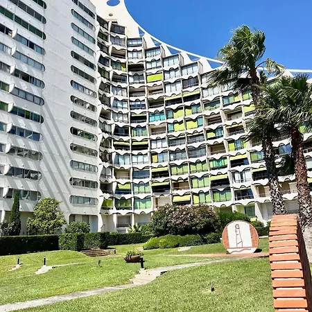 Daire Le Soho Climatise & Grande Pyramide, Parking La Grande Motte